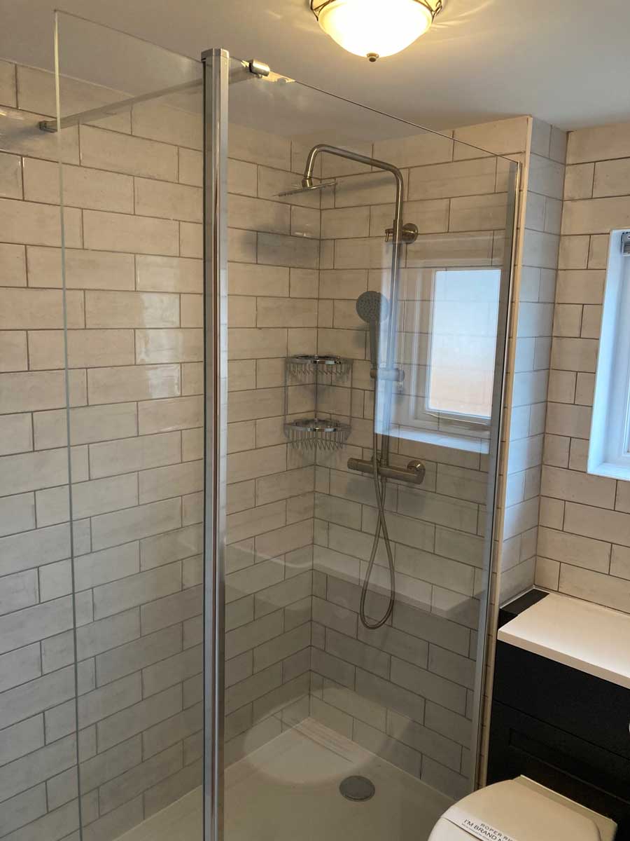 Whitechappell Property Maintenance - Bathroom decoration