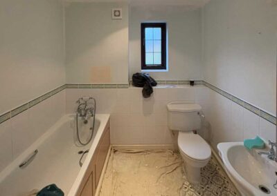 Bathroom decorating by Whitechappell Property Maintenance