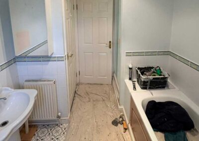 Bathroom decorating by Whitechappell Property Maintenance