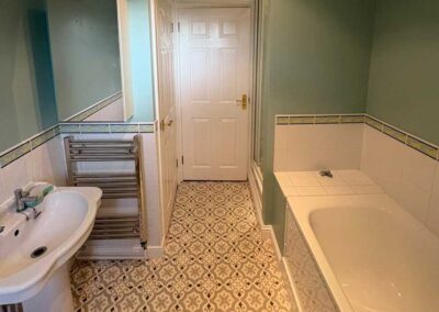 Bathroom decorating by Whitechappell Property Maintenance