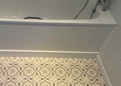 Bathroom decorating by Whitechappell Property Maintenance